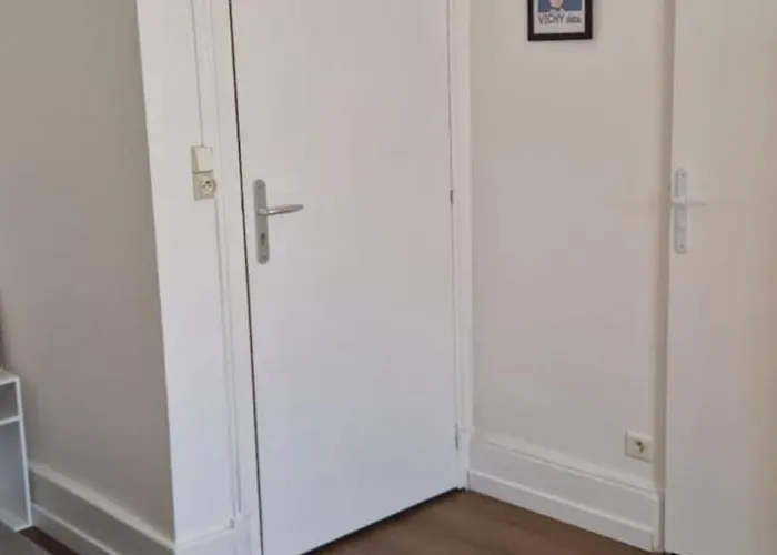 Le 105 Bis * فيشي